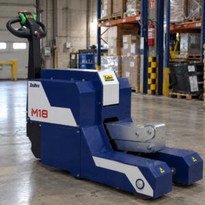Tracteur électrique Zallys M18 dans une usine
