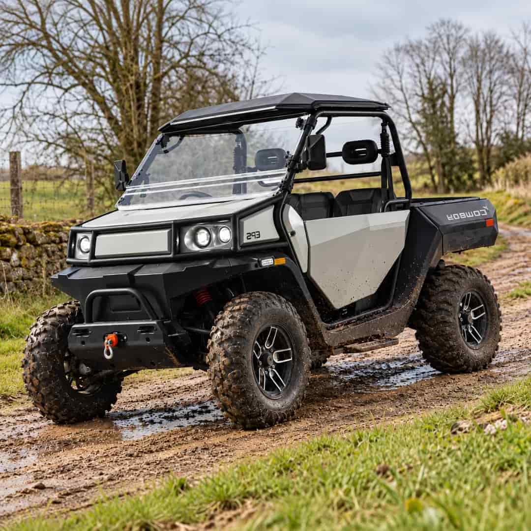 L'utilitaire City 4x4 Cowboy dans la forêt